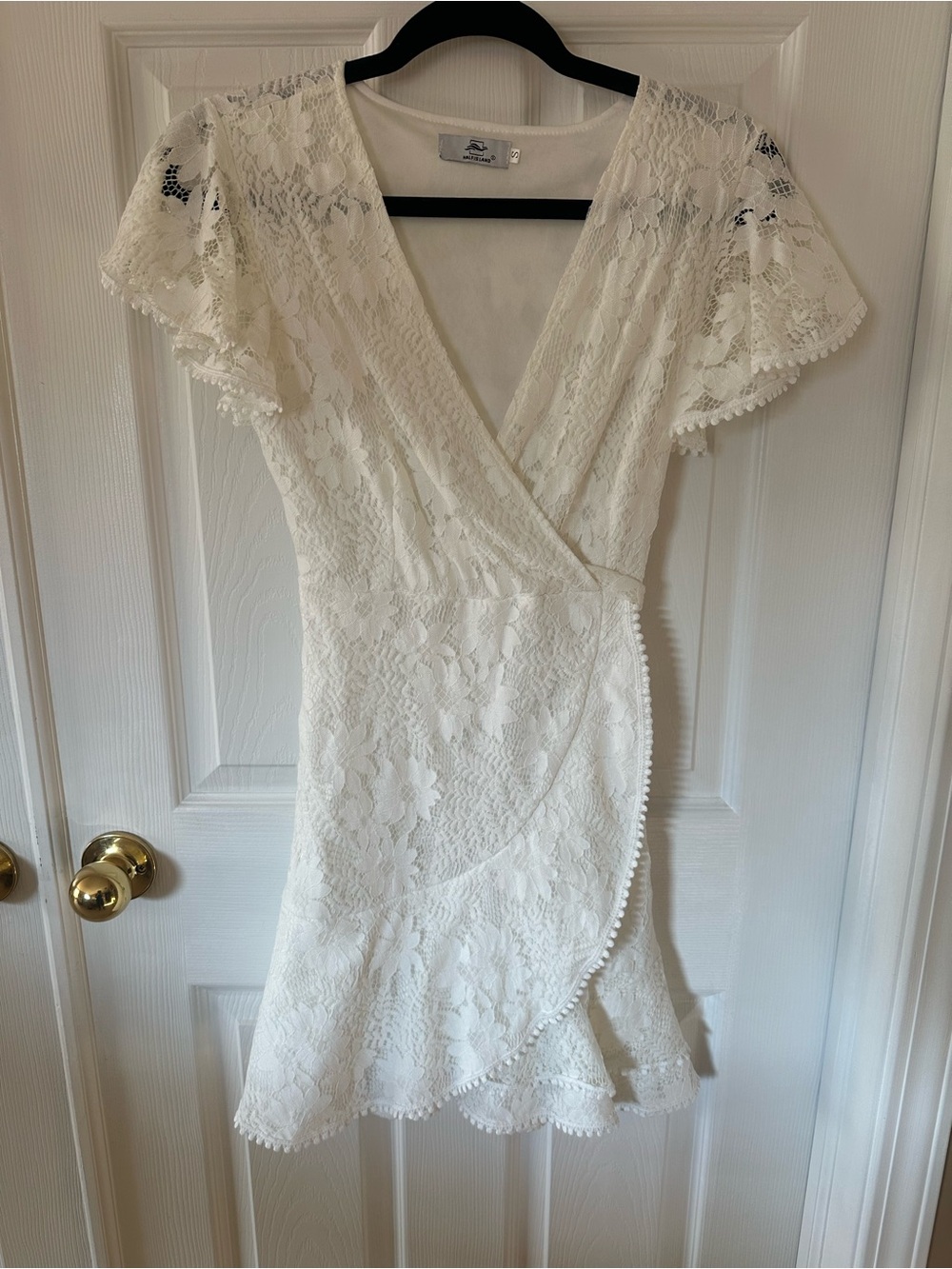 Creamy White Lace Faux Wrap Dress with Flutter Sleeves Size Small